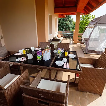 Zen By Interhome * רבפולופ